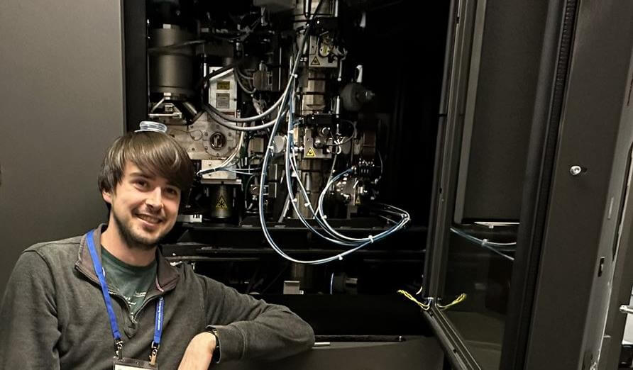 cshl_krios-crop Drew Howard PSP PhD student and 2023 Pharmacology Fund recipient